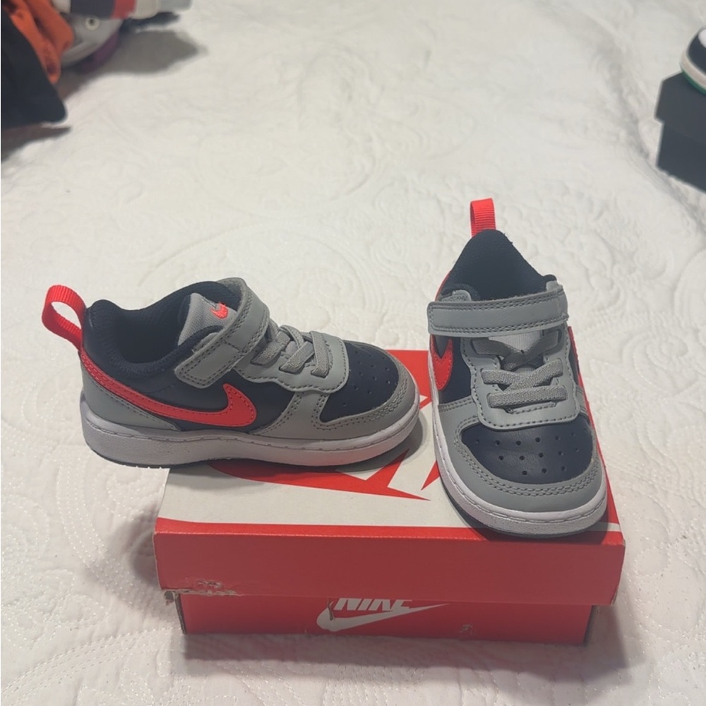 Nike Kids' Gray and Red Sneakers